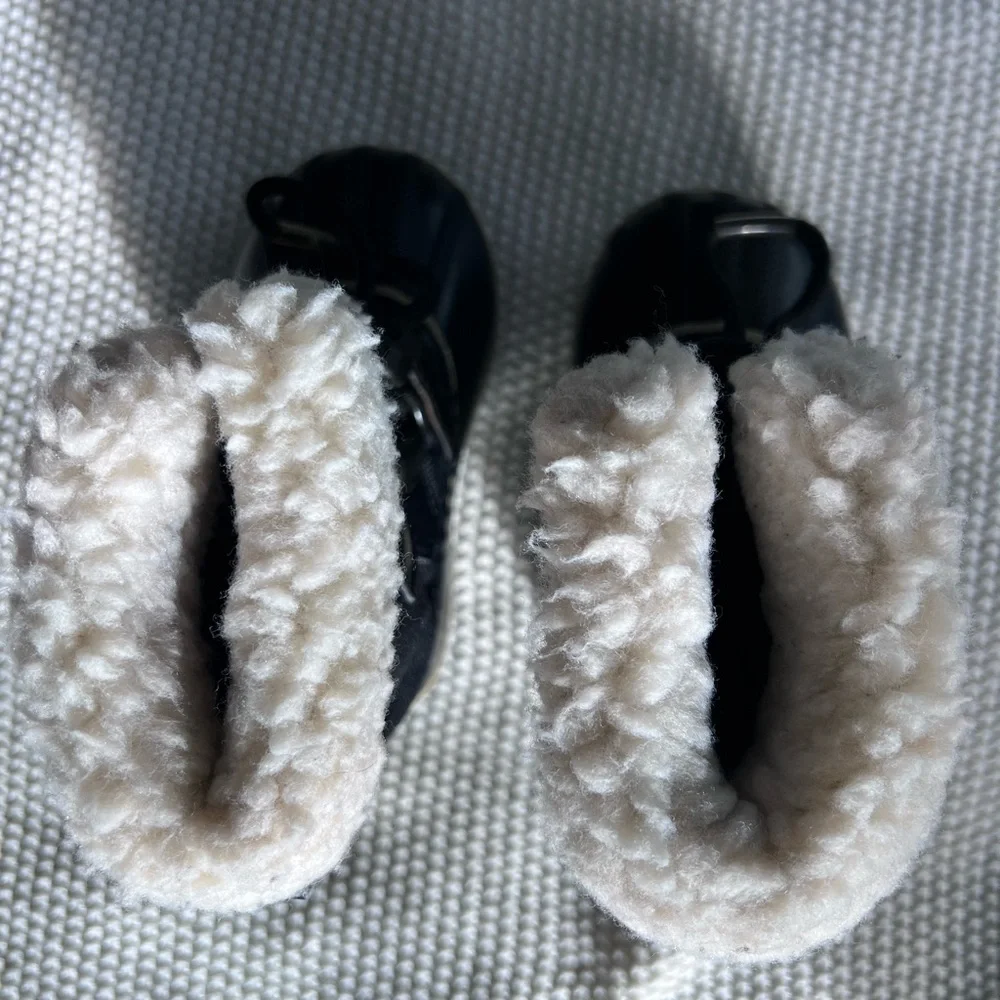 Sorel Yoot Pac Black Waterproof Snow Boots.